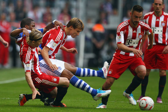 养老？不存在！40岁永动机累瘫了：触球101次 连续10轮狂奔90分钟（养老？想多了！40岁“永动机”累趴：101次触球，已连10轮跑满90分钟）