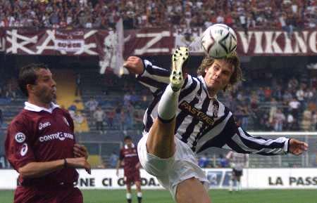 久保建英：赢巴西后俱乐部队友开玩笑问我赢球是不是纯属意外（久保建英：战胜巴西后，俱乐部队友打趣问这场胜利是否只是偶然）