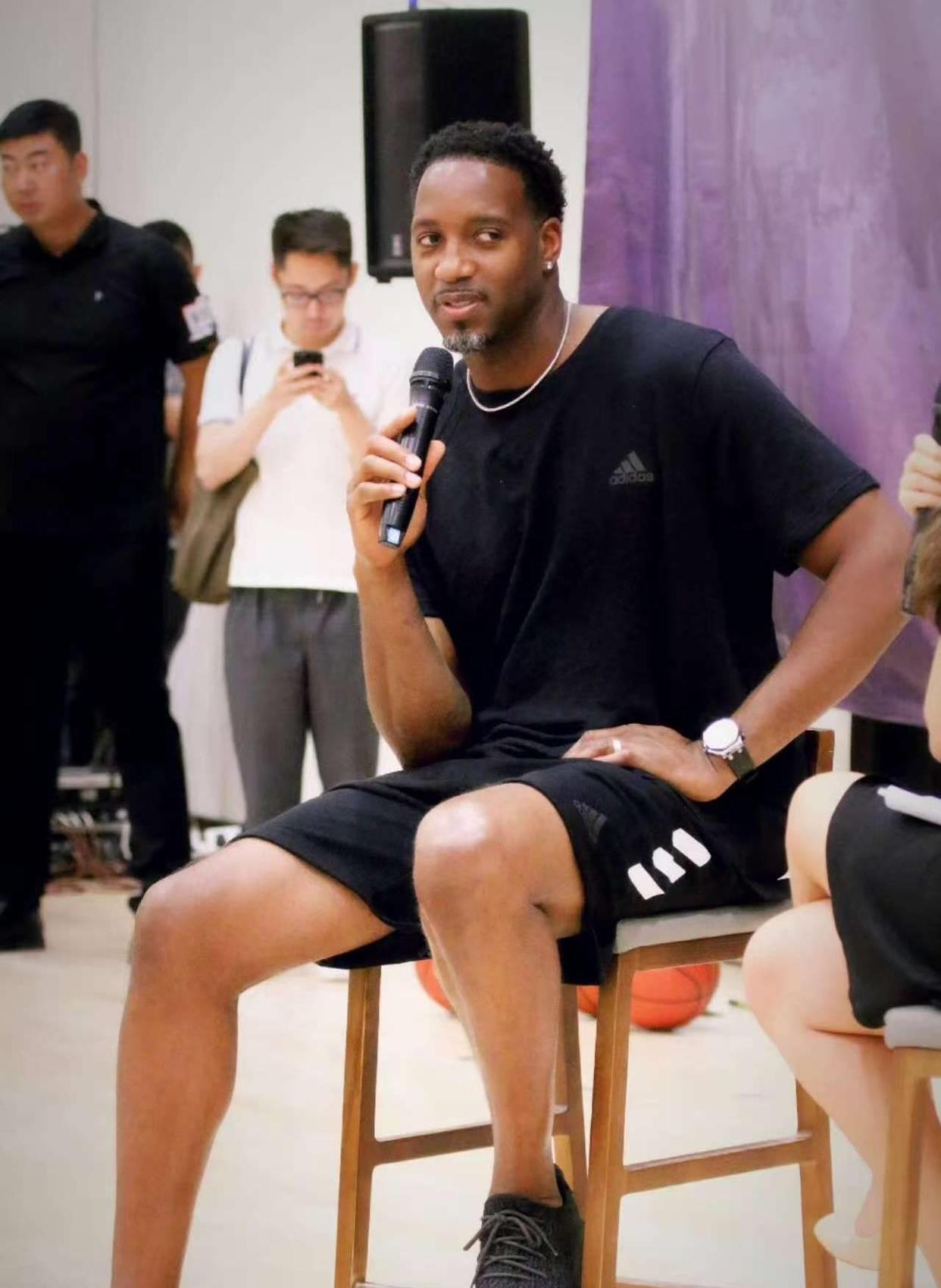 CBA赛场技术统计：广东队三分命中率领先,（技术统计显示：广东队三分命中率领跑CBA）