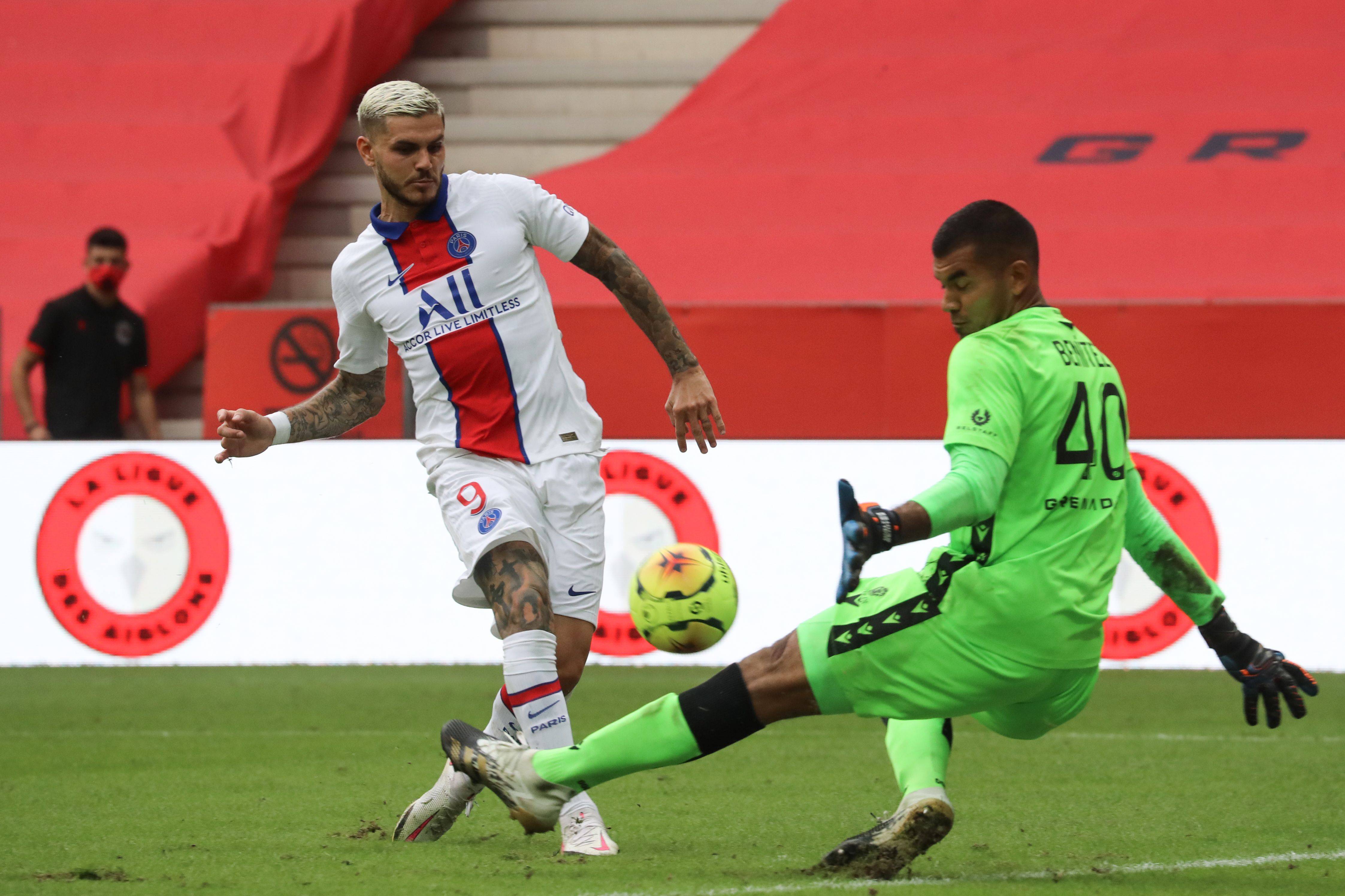 客场对贝蒂斯上半场就上演帽子戏法，费兰是西甲历史第一人（费兰客战贝蒂斯半场戴帽，成西甲历史第一人）