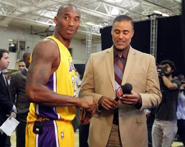 孔蒂：卡拉巴赫非常难对付，我对球队今天的表现很满意（孔蒂称卡拉巴赫难缠：对球队今日发挥感到满意）