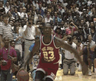 重创！阿诺德伤停两月 皇马右路告急 欧冠生死战遭遇防线危机（重击！阿诺德将缺阵两月 皇马右路人手见底 欧冠生死战防线告急）